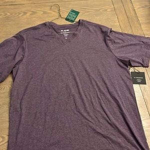 Purple Mens large V tee shirt. Brand-Algo: Size L. Never worn